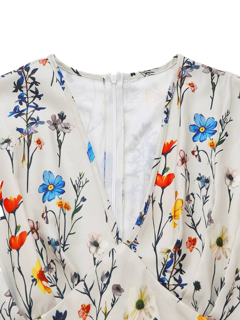 Combinaison beige à fleurs à manches courtes et col en V années 1950