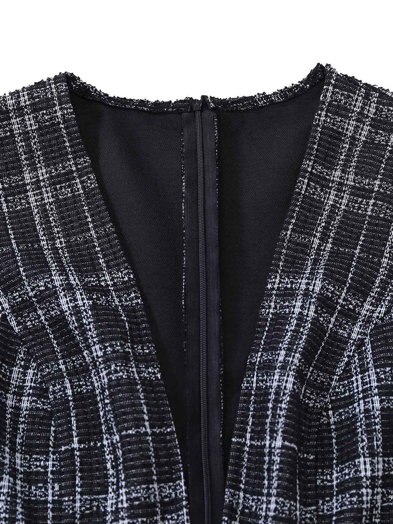 Combinaison salopette noire à carreaux en coton col en V profond des années 1940