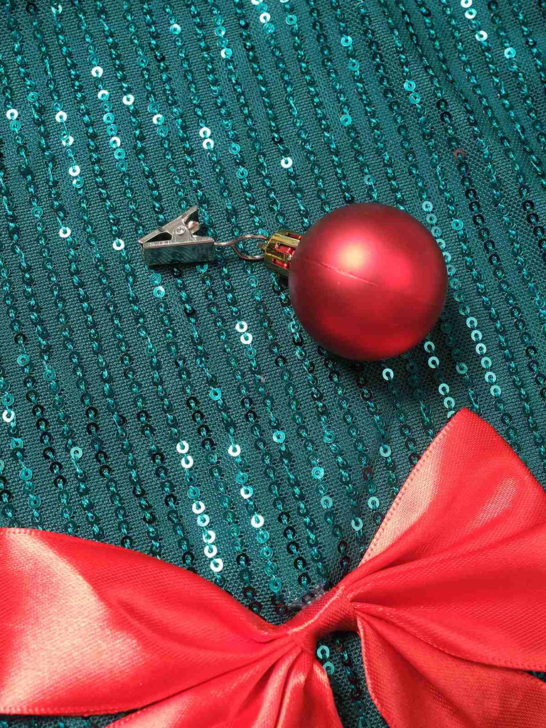 Robe verte à paillettes avec nœud et clochettes de Noël des années 1960