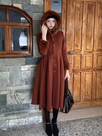 [Prévente] Manteau marron à capuche boutonné en fausse laine années 1950