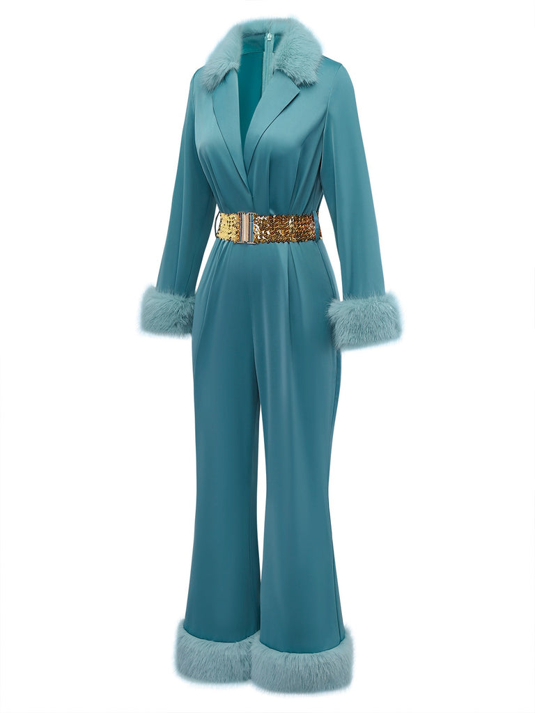 Combinaison bleue à revers bordés de fourrure et ceinture à sequins des années 1970
