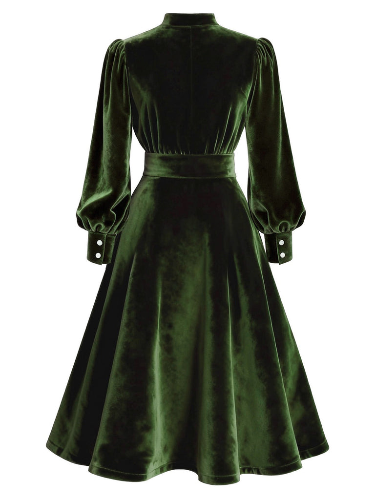 Robe verte en velours perlé et col en V années 1950