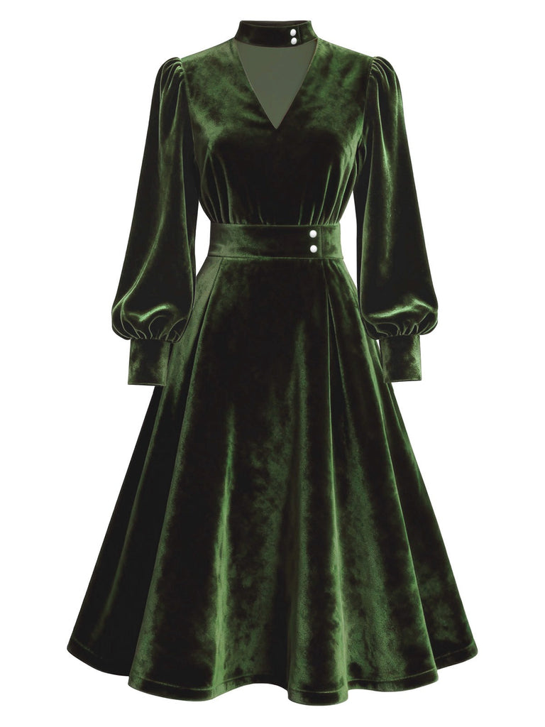 Robe verte en velours perlé et col en V années 1950