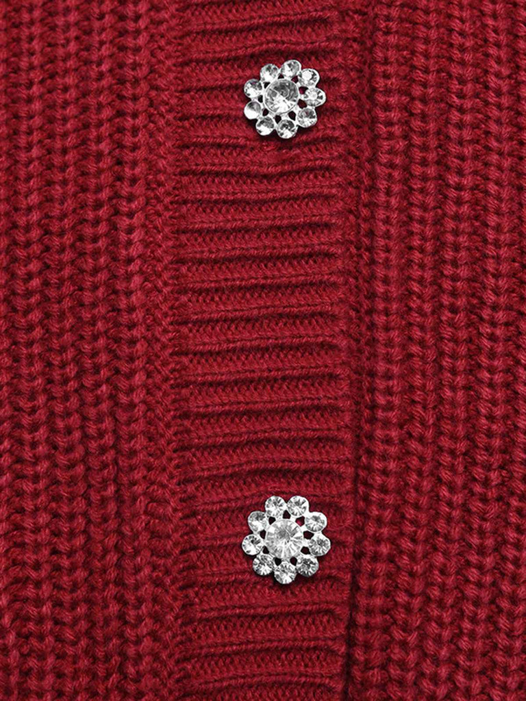 Cardigan rouge uni en maille lâche orné de perles des années 1950