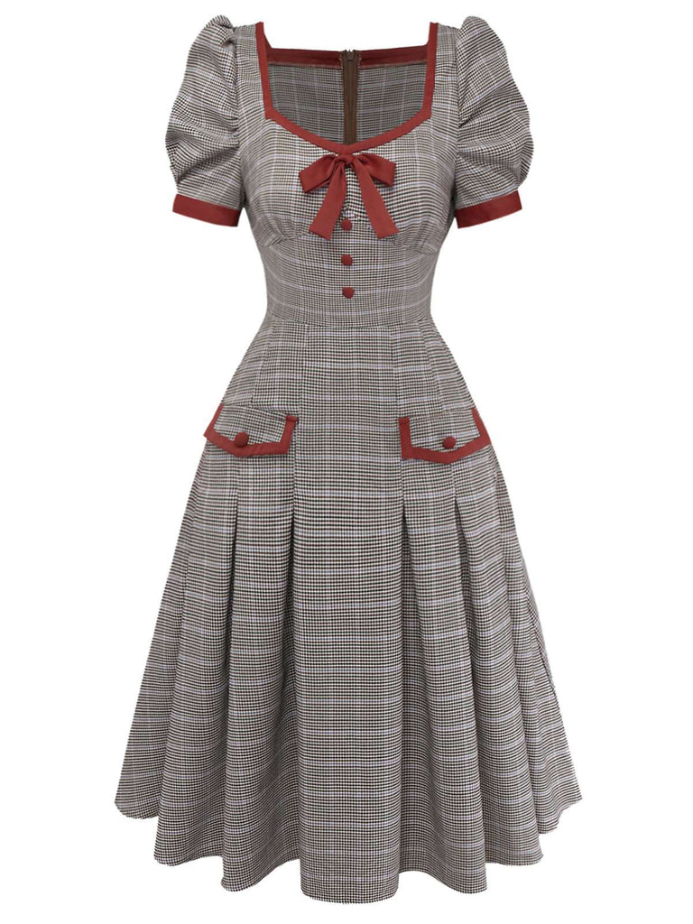 Robe plissée marron nœud et motif pied-de-poule années 1950