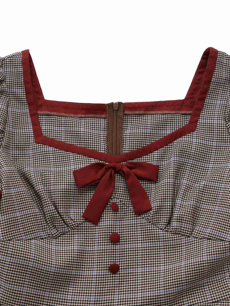 Robe plissée marron nœud et motif pied-de-poule années 1950