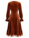 Robe marron en velours côtelé uni à volants et dentelle années 1940