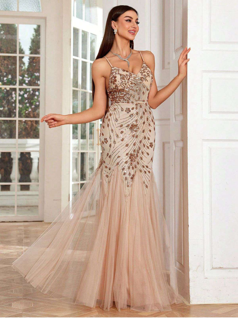Robe de Soirée Sirène Beige en Résille à Sequins Dos Nu Années 1920