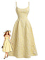 Robe midi jaune fines bretelles et imprimé floral jacquard années 1950