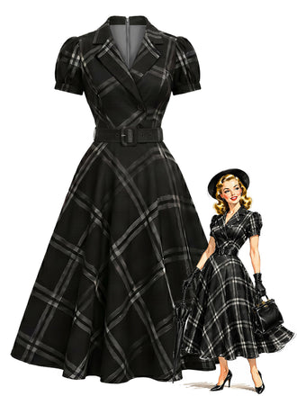 [Prévente] Robe noire à carreaux, col à revers, manches bouffantes et ceinture Années 1950 - 1