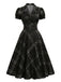 [Prévente] Robe noire à carreaux, col à revers, manches bouffantes et ceinture Années 1950 - 2