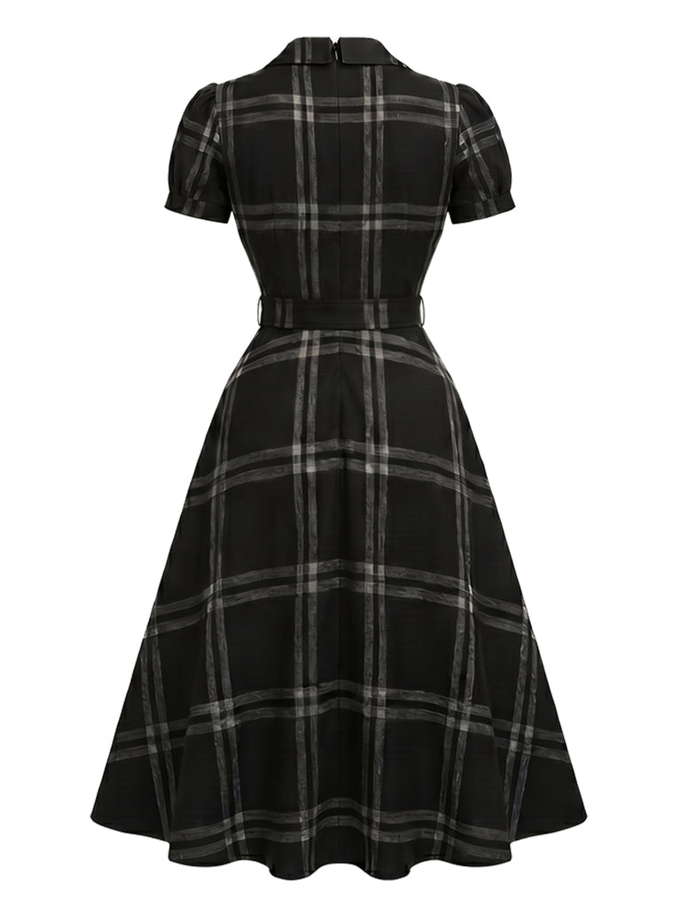 [Prévente] Robe noire à carreaux, col à revers, manches bouffantes et ceinture Années 1950 - 3