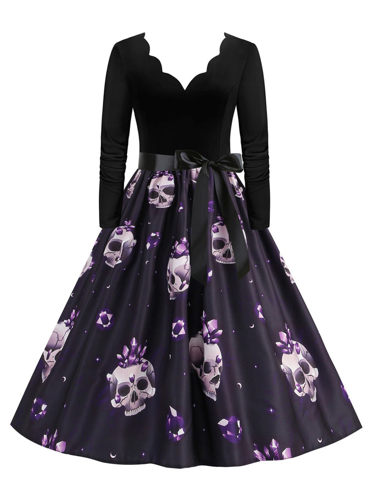 Robe évasée violette à imprimé crânes en cristal col pétale années 1950