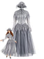 Robe longue gothique victorienne grise en dentelle années 1940