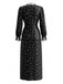 Robe noire en satin et dentelle à col V ajouré Années 1970 - 2