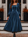 Robe en velours à col carré, bordure en dentelle et manches longues Années 1970 - 3