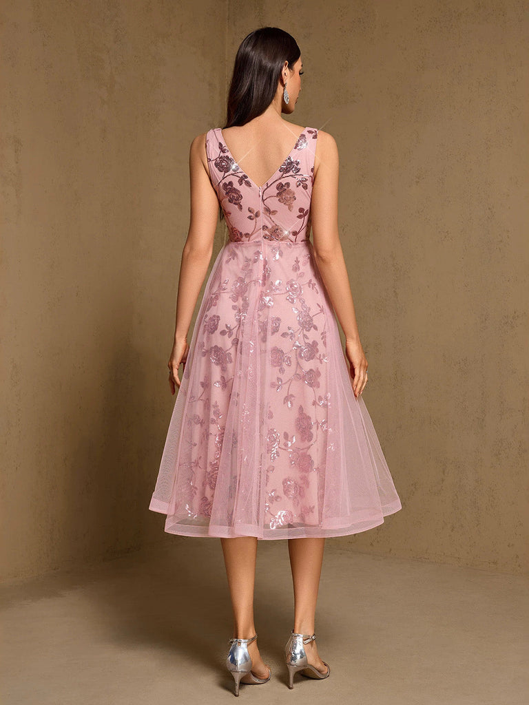 Robe rose en tulle à col V et broderies florales à sequins Années 1950 - 4