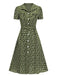 Robe marguerite à boutons revers rouge des années 1950
