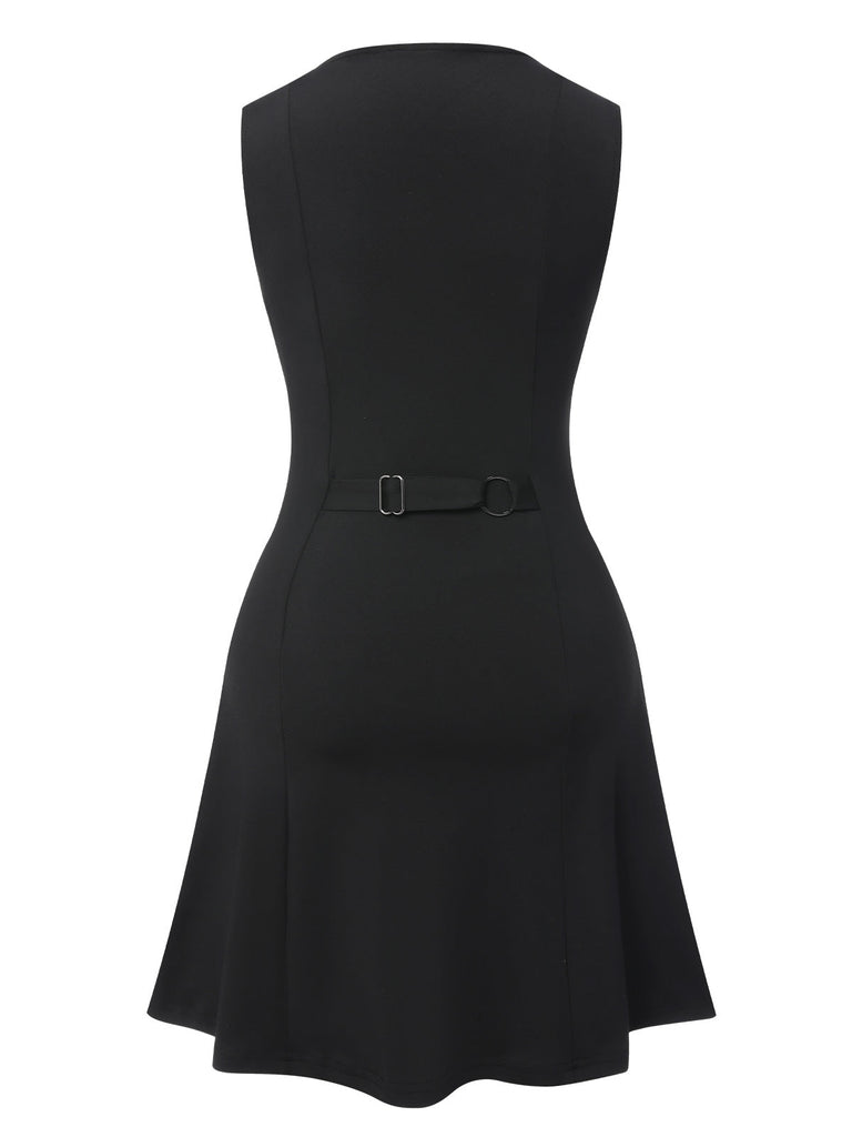Robe moulante noire sans manches à boutons solides des années 1960