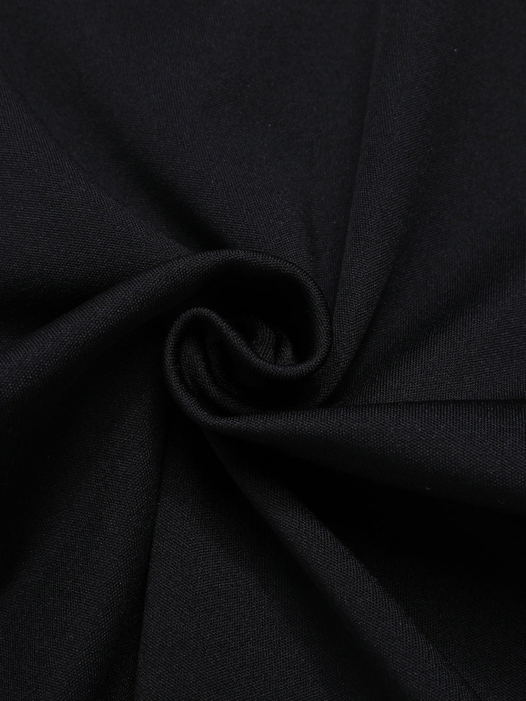 Robe moulante noire sans manches à boutons solides des années 1960