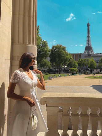 Robe blanche en patchwork de dentelle col V années 1940