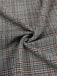 Robe à carreaux glen grise à col en V profond des années 40