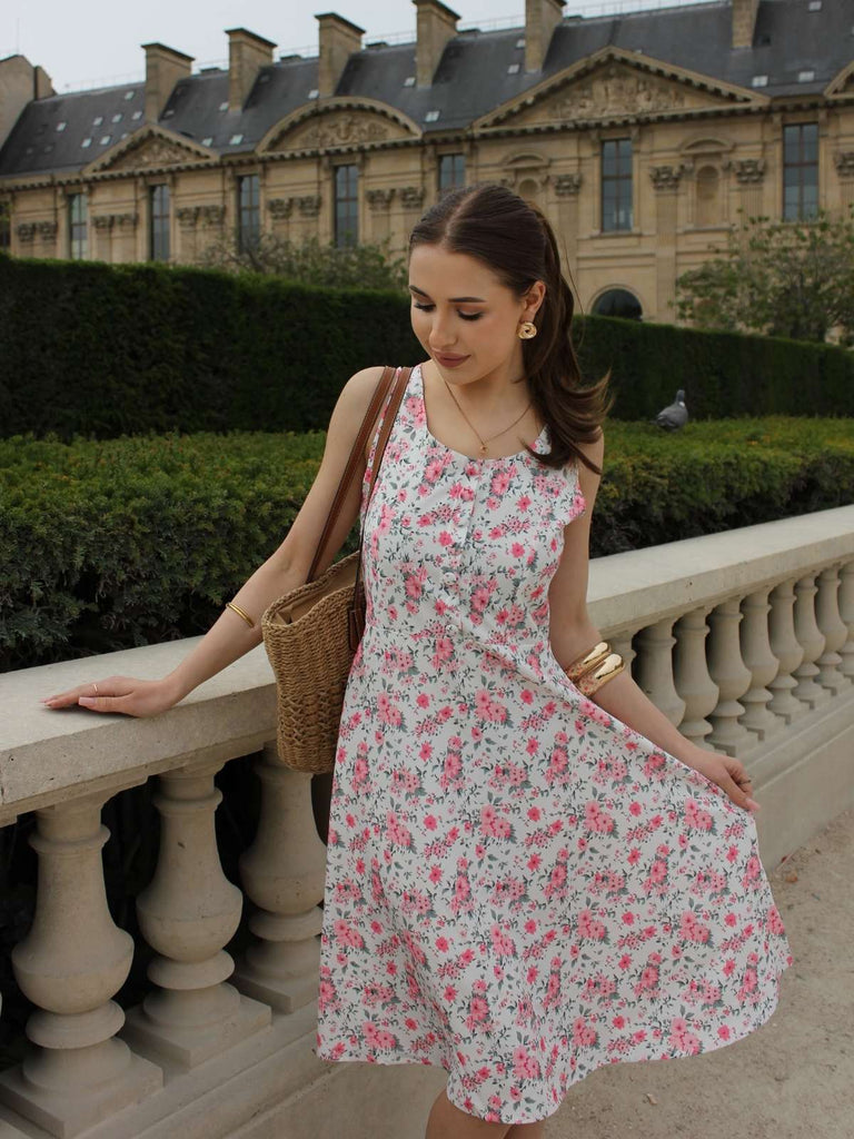 Robe à bretelles à petites fleurs rose des années 1950