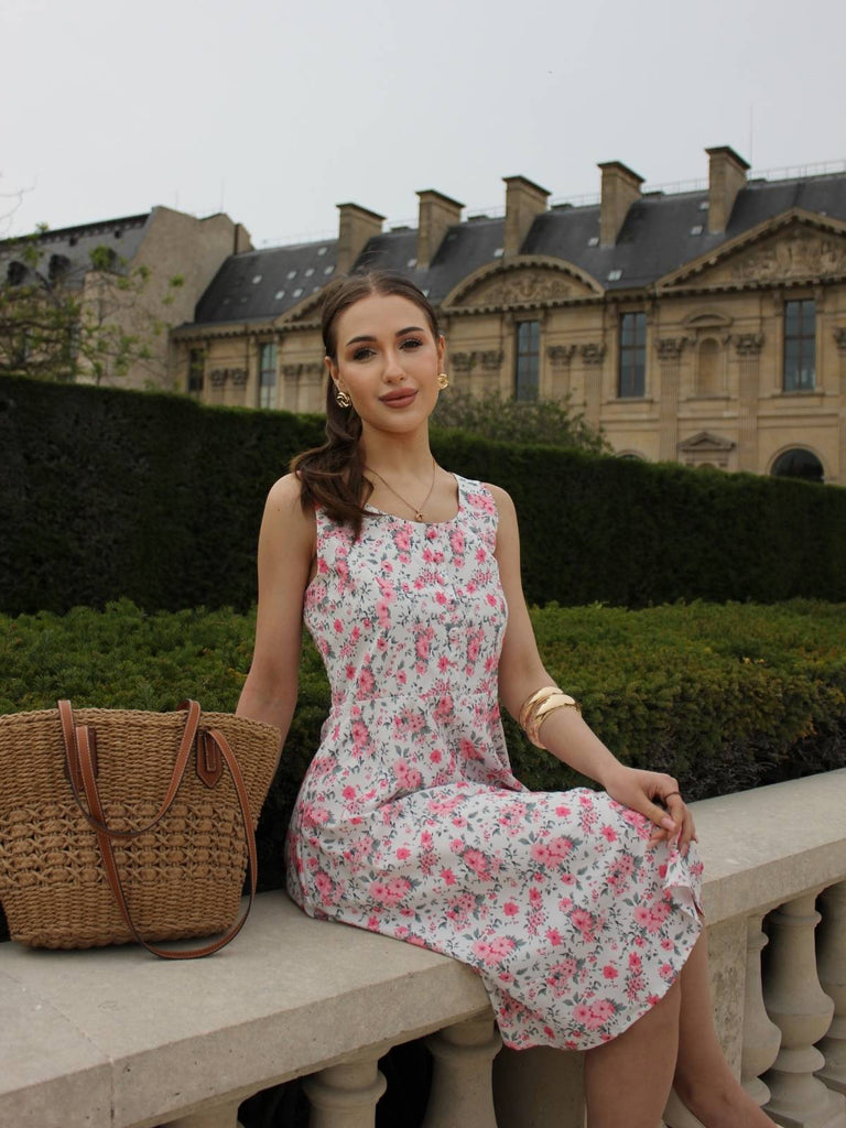 Robe à bretelles à petites fleurs rose des années 1950