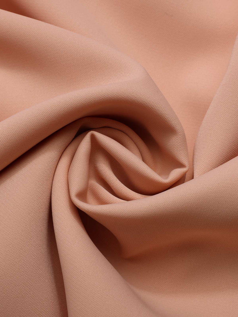 Robe en maille cœur rose à col licou des années 1950