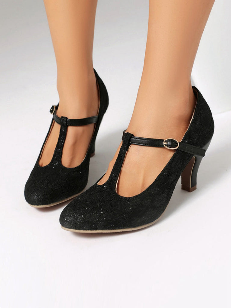 Talons hauts vintage en dentelle patchwork avec bride en T et boucle