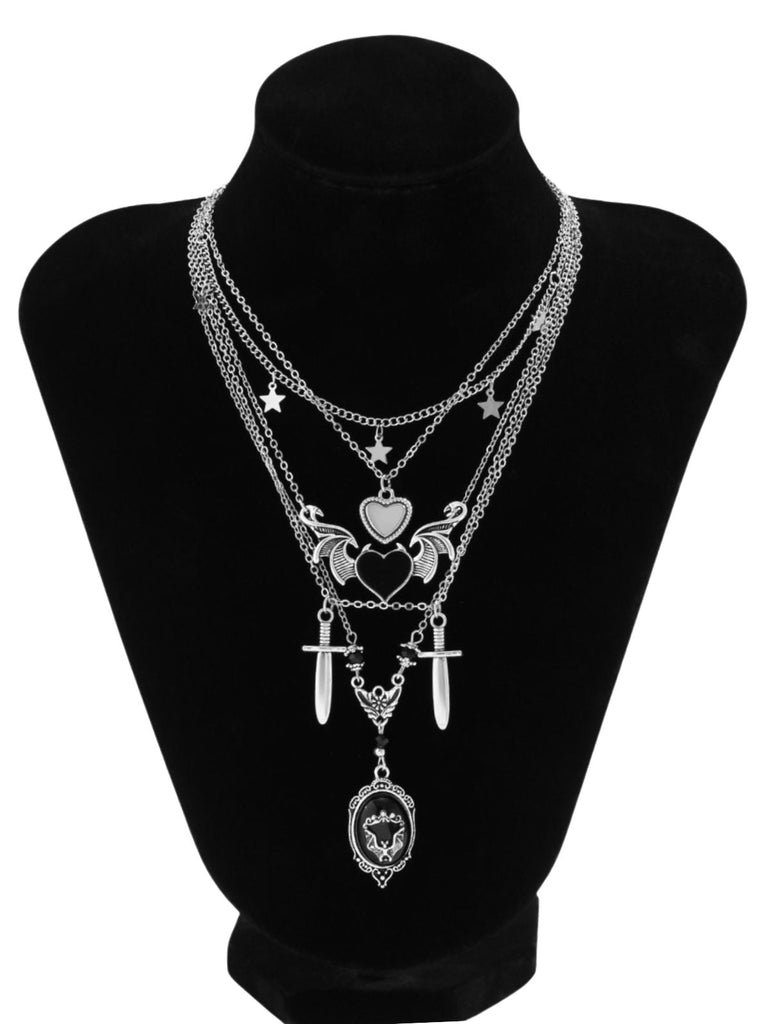 Collier gothique noir à plusieurs niveaux avec cœur ailes étoile et épée