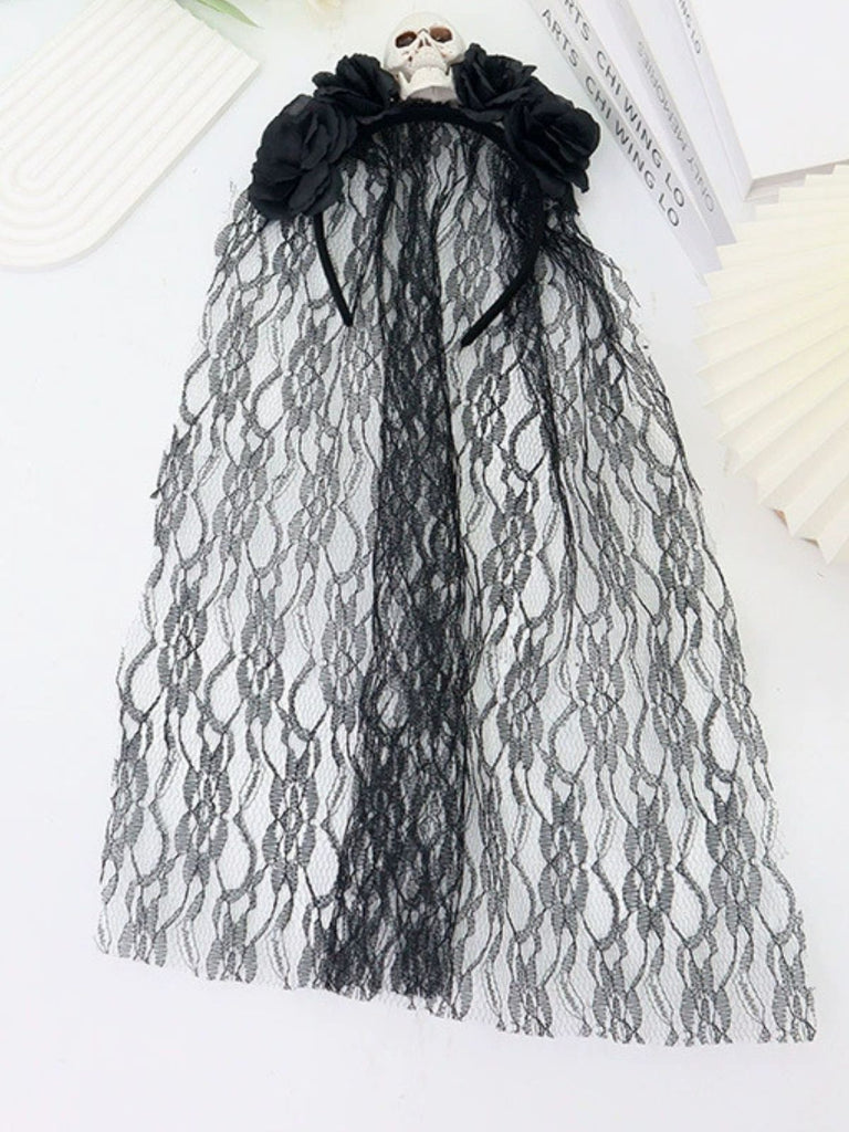 Bandeau en voile de dentelle vintage avec tête de mort et roses en 3D