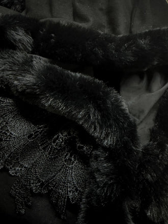 [Pré-vente] Cape à capuche style chat noire et fourrure synthétique des années 1960