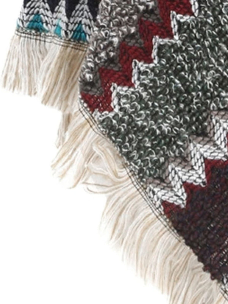 Cape poncho bohème en maille à chevrons et franges Années 1970 - 2