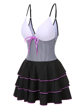 Robe de bain à rayures patchwork avec ourlet superposé années 1940