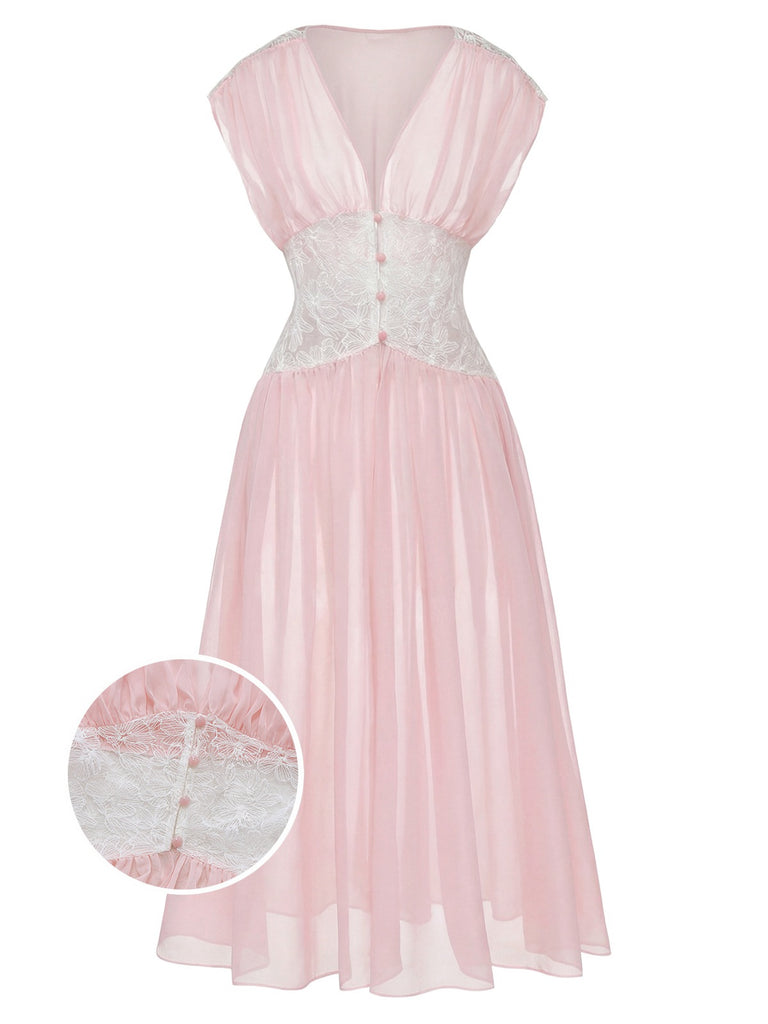 Robe de chambre rose en dentelle plissée et résille taille cintrée années 1930