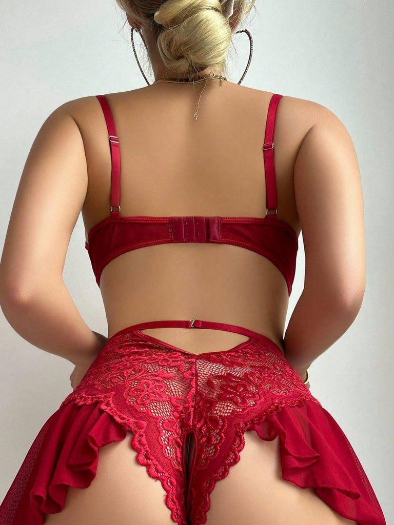 Nuisette dentelle motifs floraux attaches porte-jarretelles années 1960