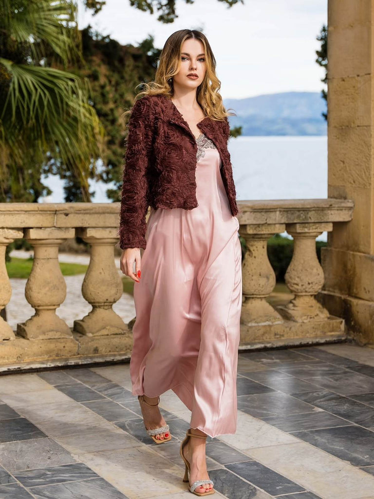 Chemise de nuit à bretelles en faux satin brodé des années 1930