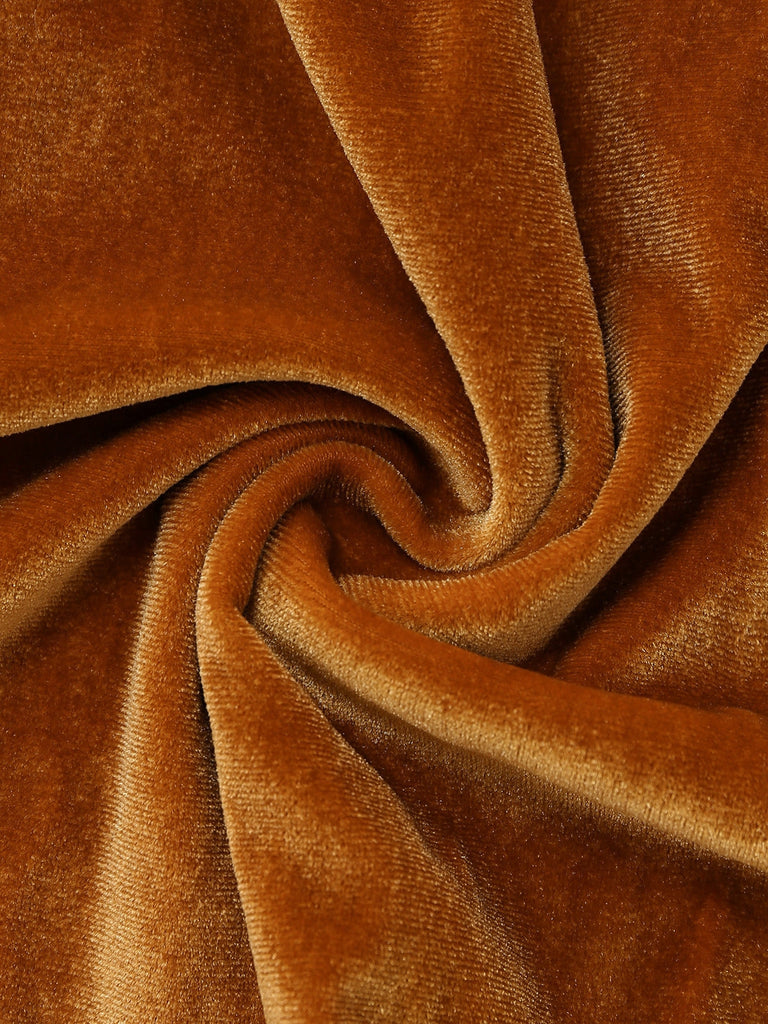 Robe de Noël en velours à renne, capuche et cape Années 1950 - 7
