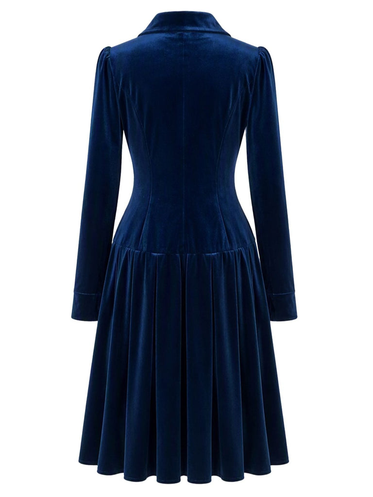 Robe plissée bleu marine en velours à col revers et double boutonnage Années 1950 - 3
