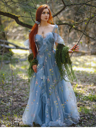 Robe Bleue fendue en tulle fleurs années 1970