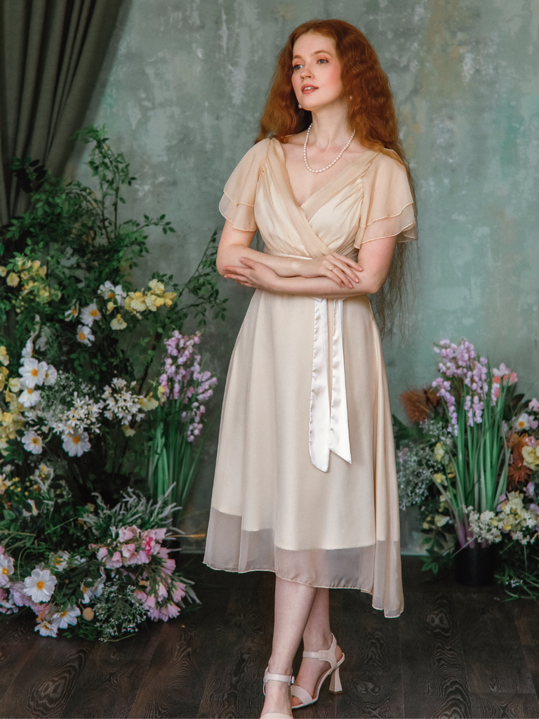 Robe de cocktail champagne en tulle satiné 1950s