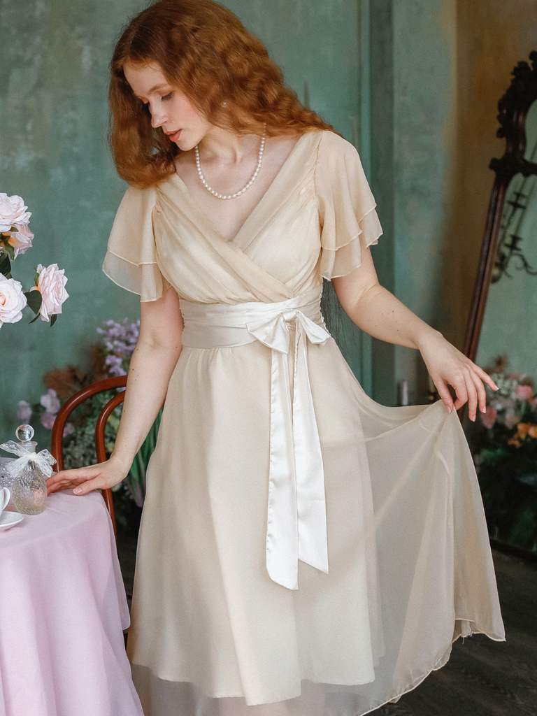 Robe de cocktail champagne en tulle satiné 1950s