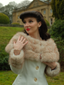 Manteau à col en fourrure multicouche crème années 1950