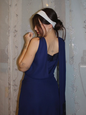 Robe bleue en dentelle patchwork et strass 1920s
