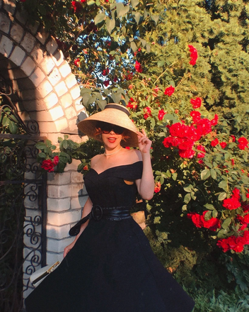 Robe Swing Années 50 Solide Epaule Nu