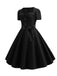 Robe à manches courtes et col carré des années 1950